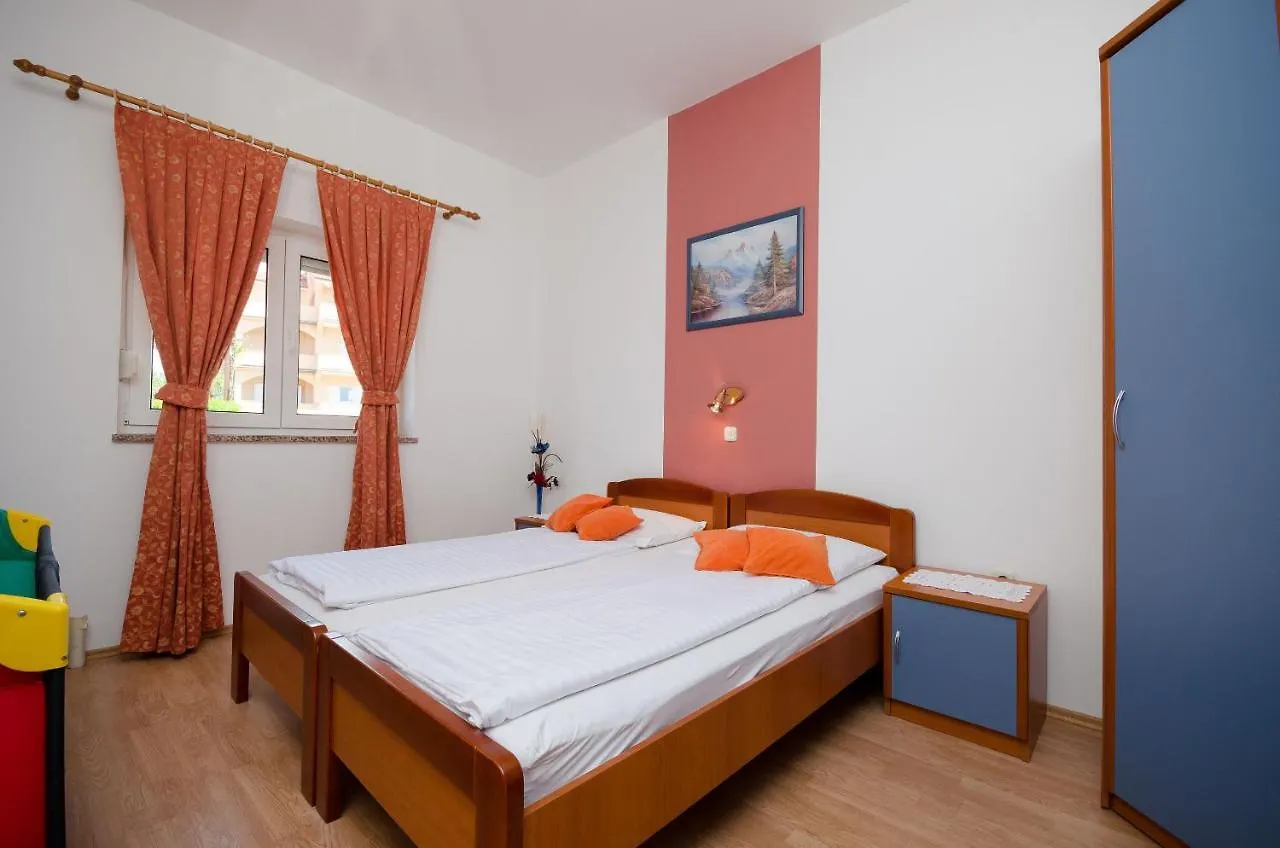 Apartments Mirjana Lopar