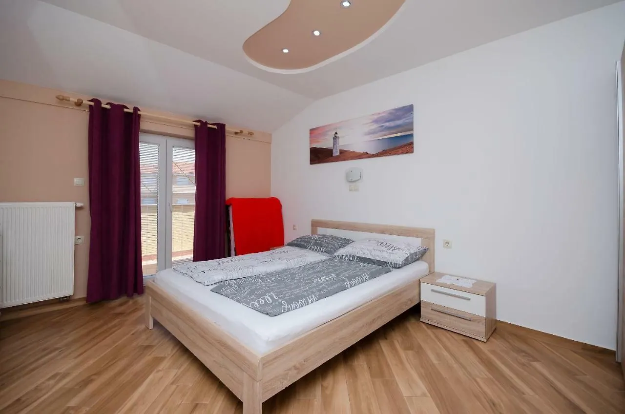 Apartments Mirjana Lopar