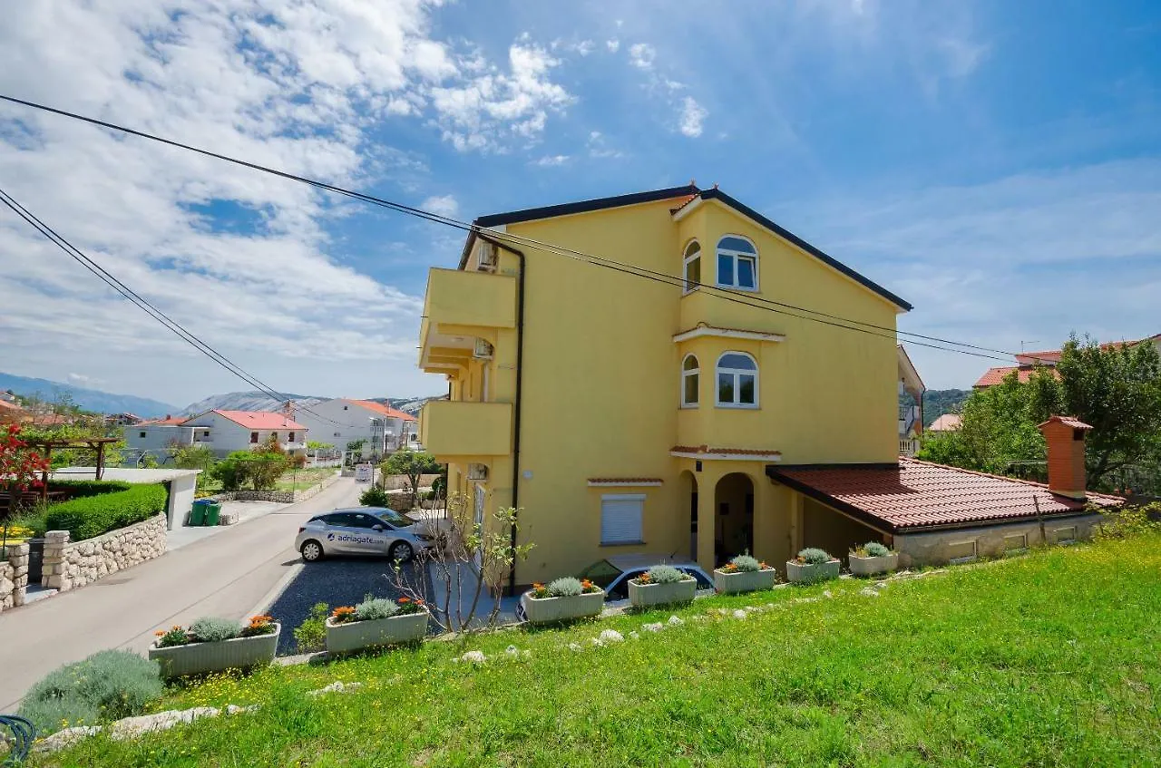 Apartments Mirjana Lopar