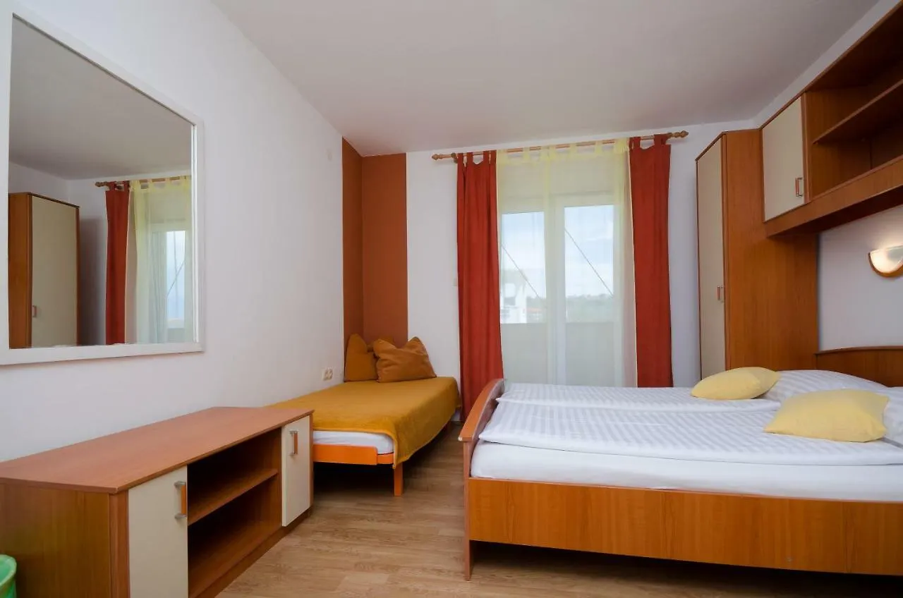 Apartments Mirjana Lopar